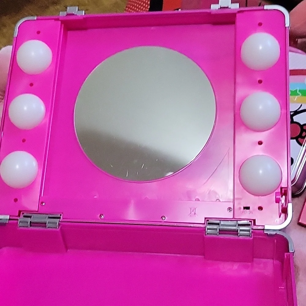 Hello Kitty mirror case - Picture 2 of 4
